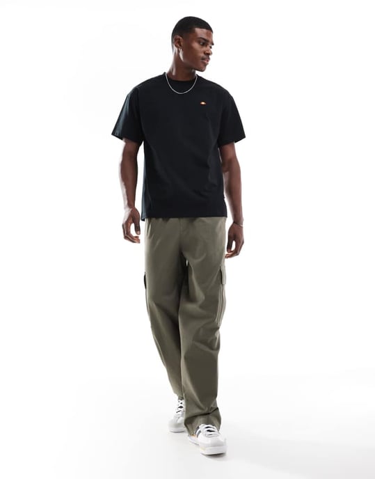 Ellesse Athens t-shirt i svart - Image 3