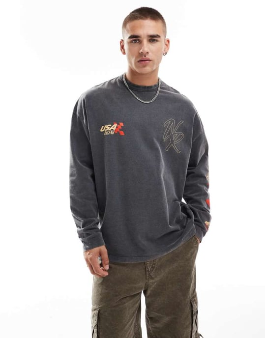 ASOS DESIGN oversized t-shirt med lång ärm och racingtryck på bröstet och ryggen i tvättad svart - Image 4