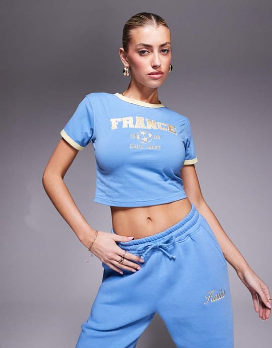 Kaiia bomullsrik sport t-shirt med kontrastfärger i blått och gult för bebisar - Image 4