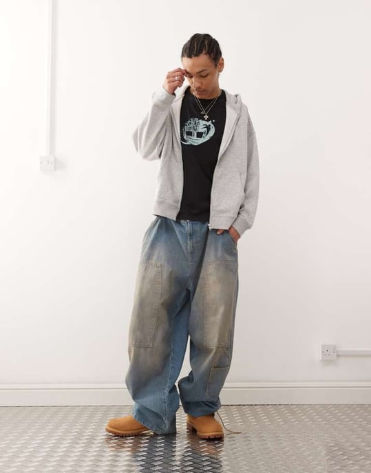 Timberland bröstgrafik logotyp t-shirt i svart - Image 2