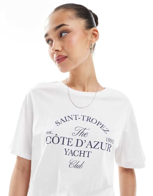 Pieces Côte d'Azur grafisk t-shirt i vitt - Image 2