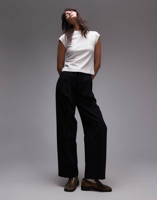 & Other Stories jersey slim fit topp med korta ärmar i vitt - Image 3