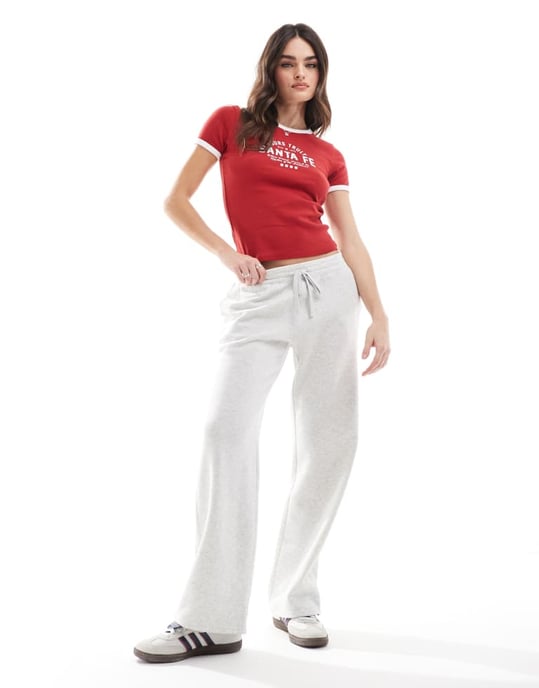 Cotton On din trogna Santa Fe ribbade t-shirt i röd - Image 4