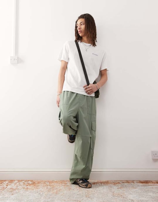 Columbia Cavalry Trail grafisk t-shirt i vitt - Image 2