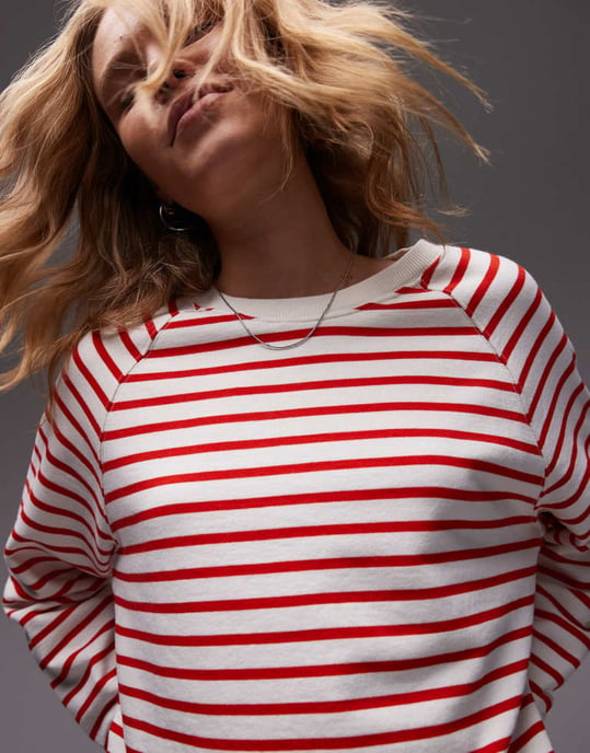 ARKET mjuk frotté sweatshirt i röd och vit randig - Image 4