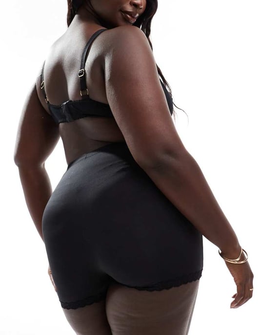 ASOS DESIGN Curve Tia supermjuka mikrofiberbyxor med spetsdekoration i svart - Image 4