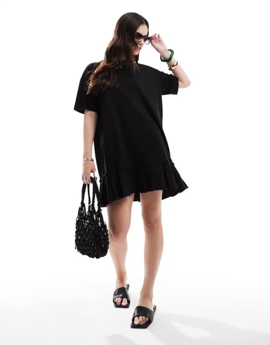 Miss Selfridge poplin t-shirtklänning med spetsdetaljer i svart - Image 2