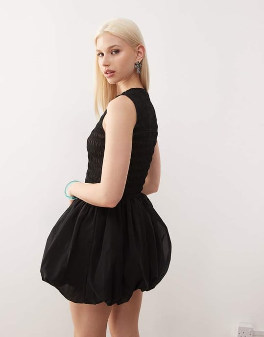 Amy Lynn Eleanor ärmlös puffball miniklänning i svart - Image 2