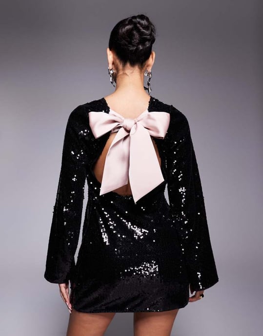 Kaiia exklusiv x Sasha Corte exklusiv mini klänning med vid ärm, paljetter, kontrast satin, knytband bak i svart - Image 4