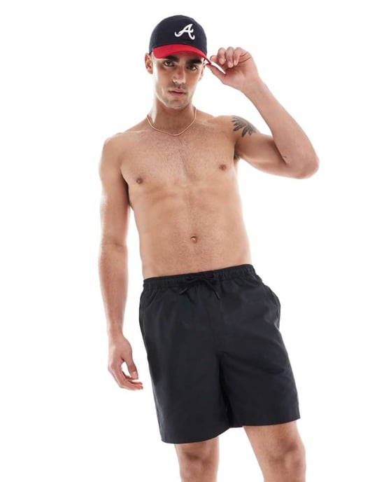 Fred Perry badshorts i svart - Image 1