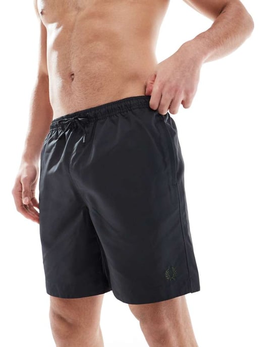 Fred Perry badshorts i svart - Image 4