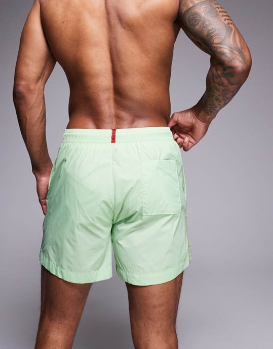 HUGO RED Fab tejplogo badshorts i ljusgrön - Image 4