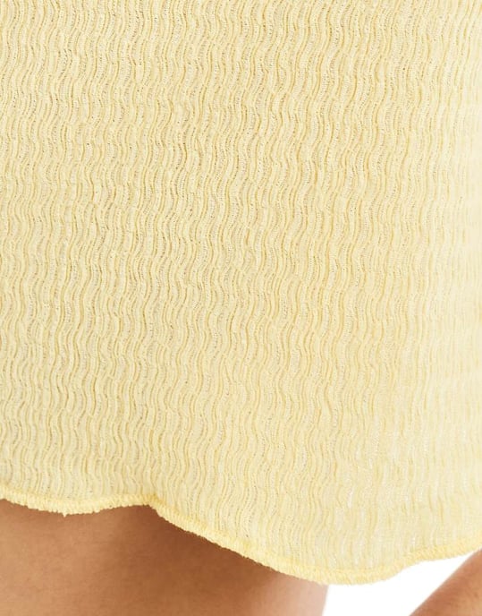 Vero Moda texturerad ärmlös topp i ljusbanan - Image 2