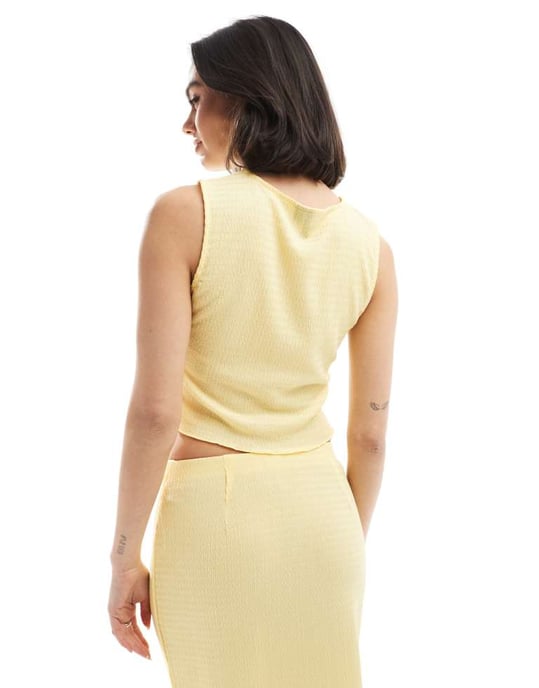 Vero Moda texturerad ärmlös topp i ljusbanan - Image 4