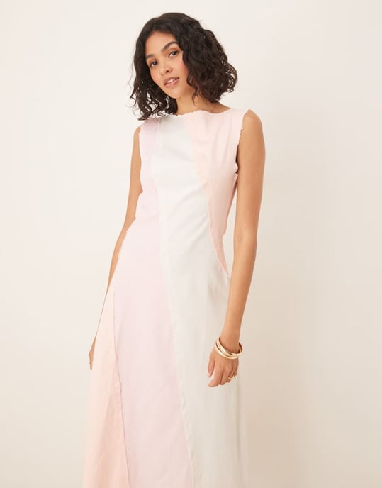 ASOS DESIGN a-linjeformad kontrastpanel denim-look midi med rå kant i denim rosa - Image 4