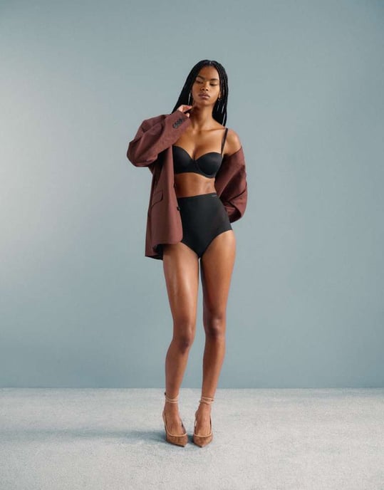 Calvin Klein Shapewear skulpterad stay put nät-trosor i svart - Image 2
