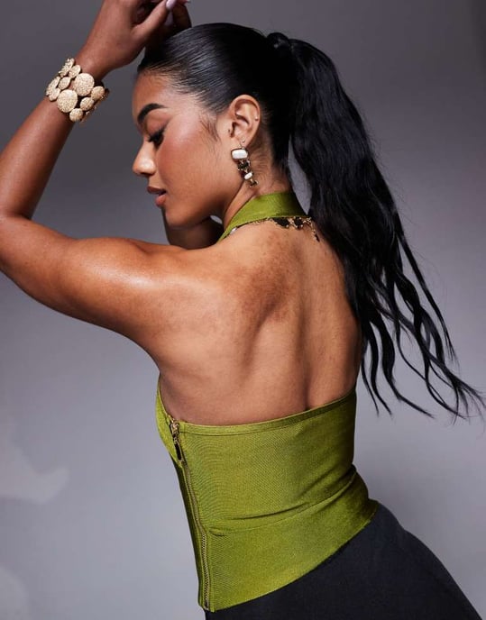 ASOS DESIGN bandage halterneck top i olivgrön - Image 3