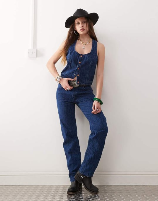 Wrangler co-ord denimtop med knappar framtill och heltryck i mörkblått - Image 2