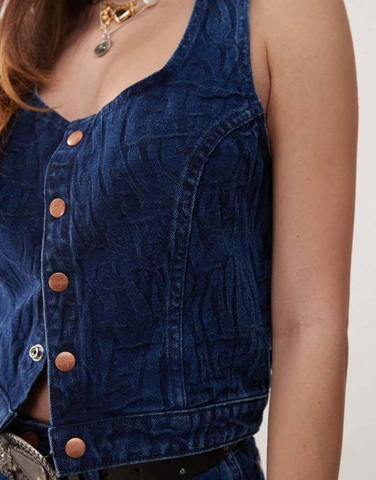 Wrangler co-ord denimtop med knappar framtill och heltryck i mörkblått - Image 3