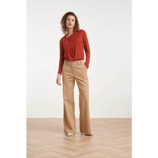 Smashed Lemon Zandkleurige flared broek met witte pinstripe | - Image 4
