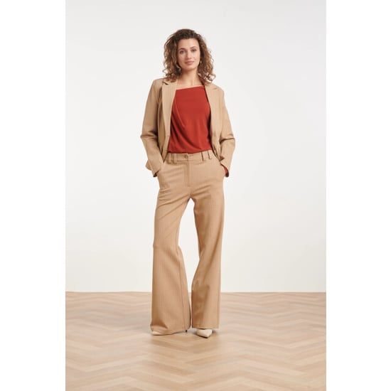 Smashed Lemon Zandkleurige blazer met witte pinstripe | - Image 6