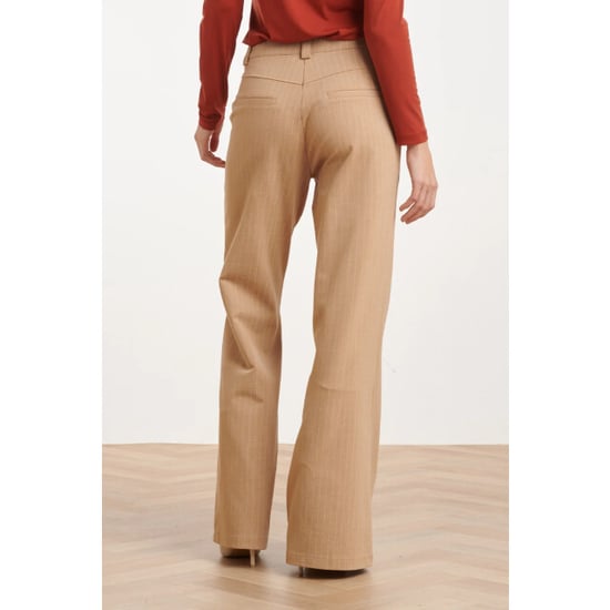 Smashed Lemon Zandkleurige flared broek met witte pinstripe | - Image 6
