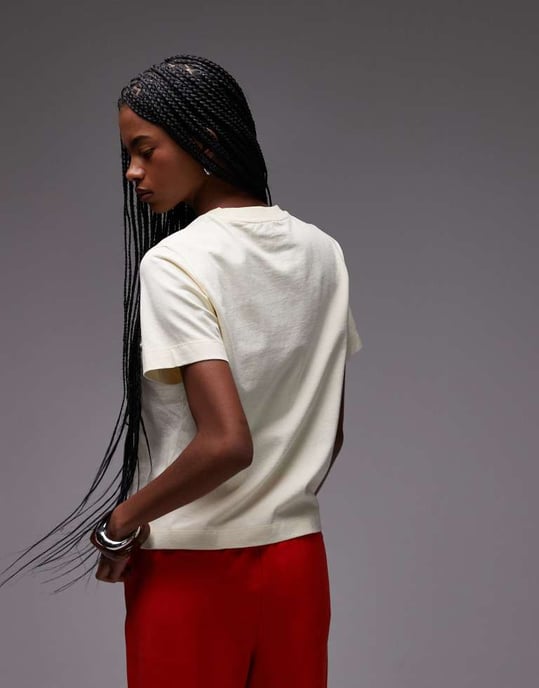 Topshop grafisk Minessota boxy t-shirt i smörmjölk - Image 4
