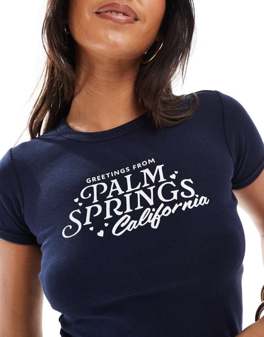 Cotton On Palm Springs ribbad grafisk t-shirt i marinblått - Image 3