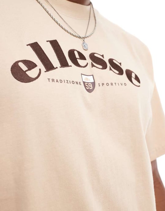 Ellesse Franks bröstlogotyp t-shirt i beige - Image 3