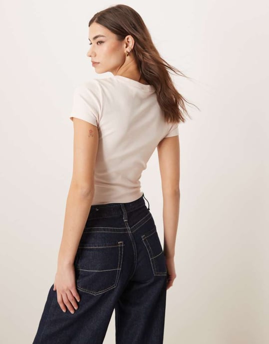 Gina Tricot kortärmad slim fit topp i ljusrosa - Image 4