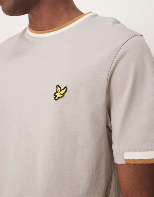 Lyle & Scott Halvtippad T-shirt i grått - Image 4