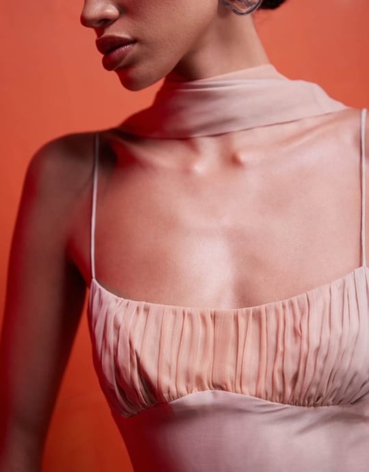 ASOS DESIGN draperad byst cami godet maxiklänning med scarf i ombre - Image 3