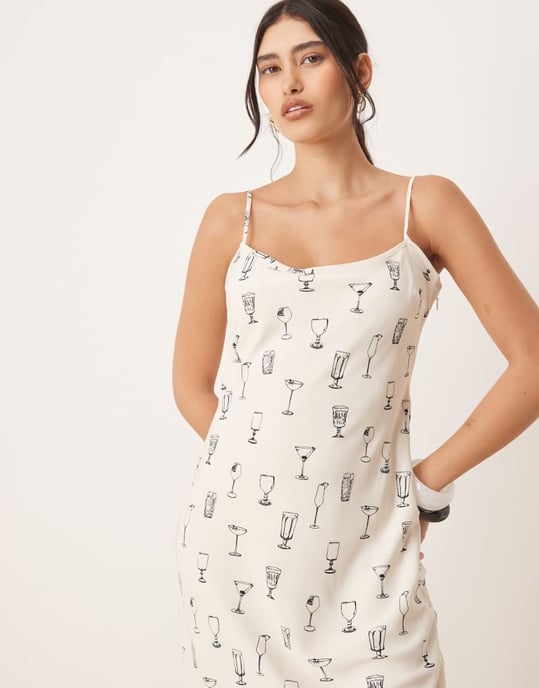 Abercrombie & Fitch cami strap slip maxiklänning i krämfärgad martiniprint - Image 2