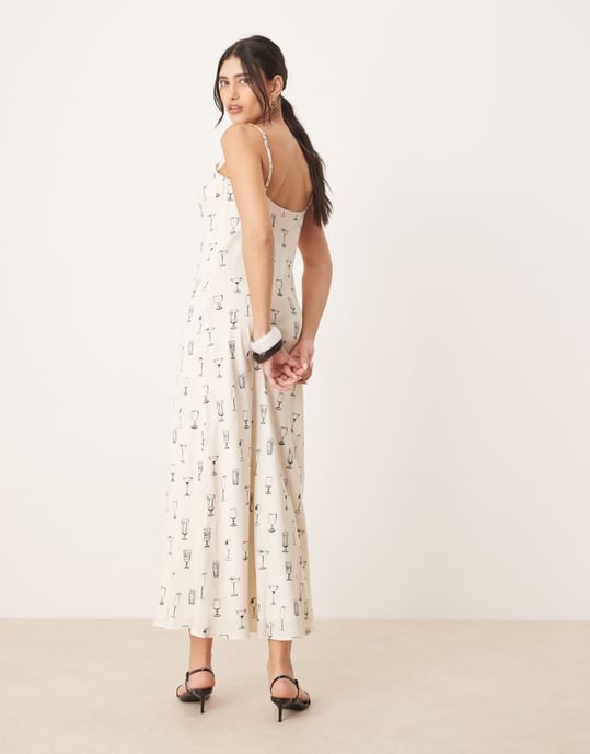 Abercrombie & Fitch cami strap slip maxiklänning i krämfärgad martiniprint - Image 3