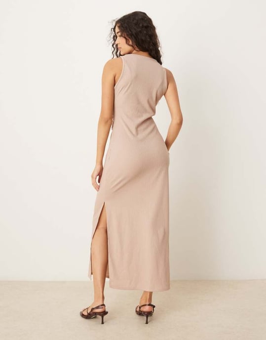 ASOS DESIGN ribbad ärmlös racer knyt midiklänning i sten - Image 4