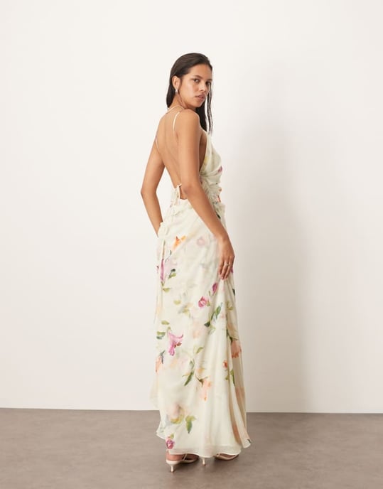 ARRANGE rygglös chiffongklänning med draperad maxilängd i lager med målarblommor - Image 4