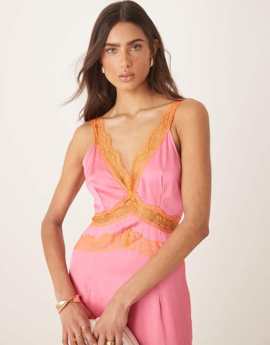 Never Fully Dressed spetsinsats midaxi klänning i rosa och orange - Image 4