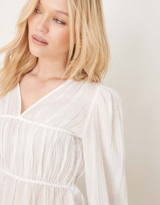 Gina Tricot rynkad blus med knyt framtill i vitt - Image 4