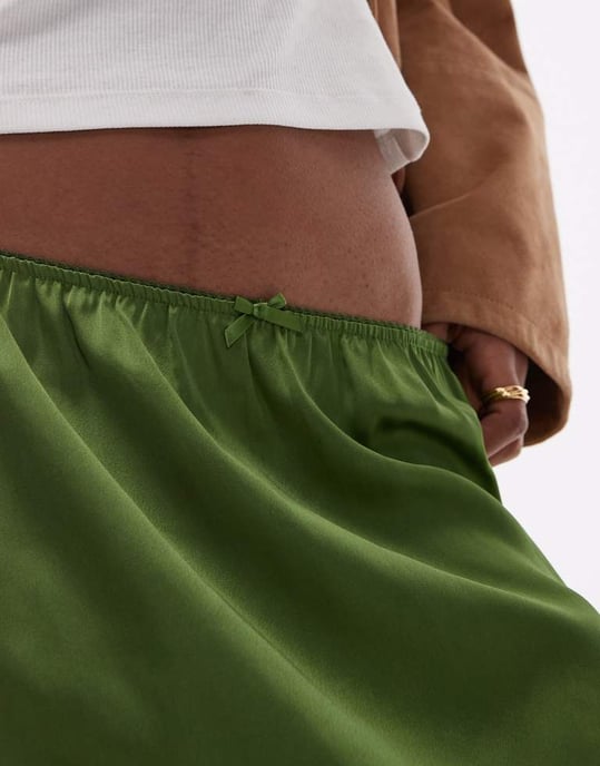 Topshop satinspets underkjol mid waist mini kjol i grön - Image 4