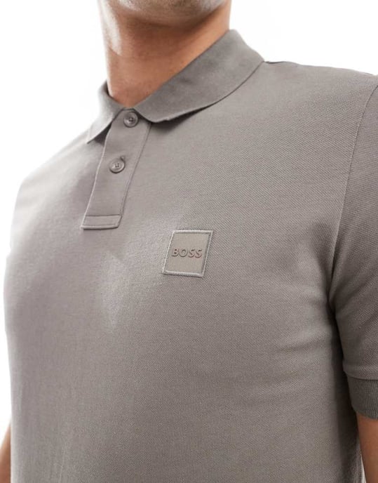 BOSS Orange Passenger ikonlogga slim fit pikétröja i brunt - Image 2