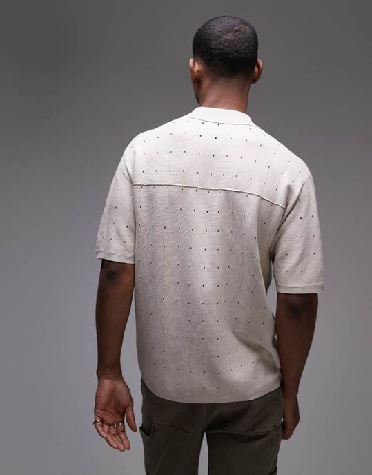 Topman hålmönstrad stickad polo i sten - Image 4