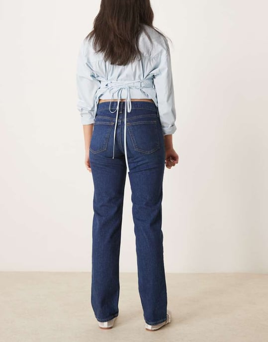 Abercrombie & Fitch mid-rise raka jeans i mörk tvätt - Image 2
