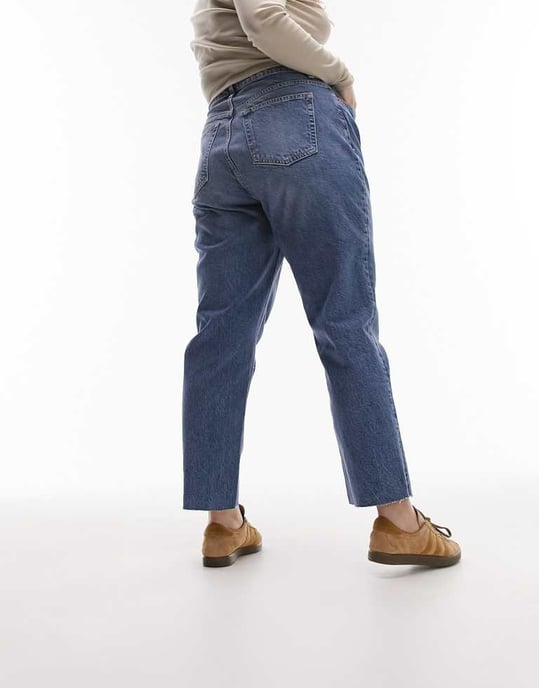 Topshop Curve beskuren midjehöjd raka jeans med råa fållar i mellanblå - Image 3