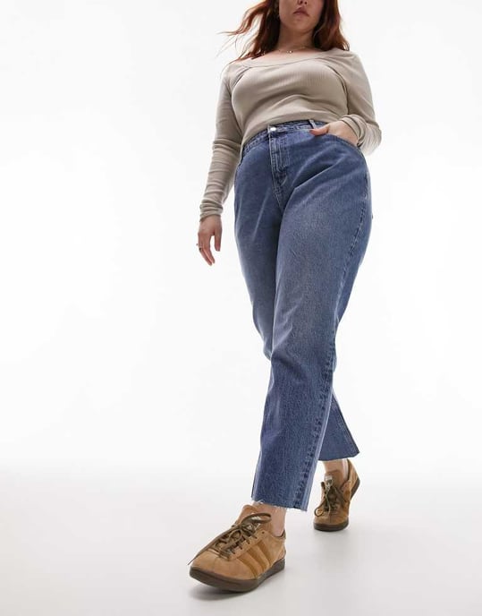 Topshop Curve beskuren midjehöjd raka jeans med råa fållar i mellanblå - Image 4