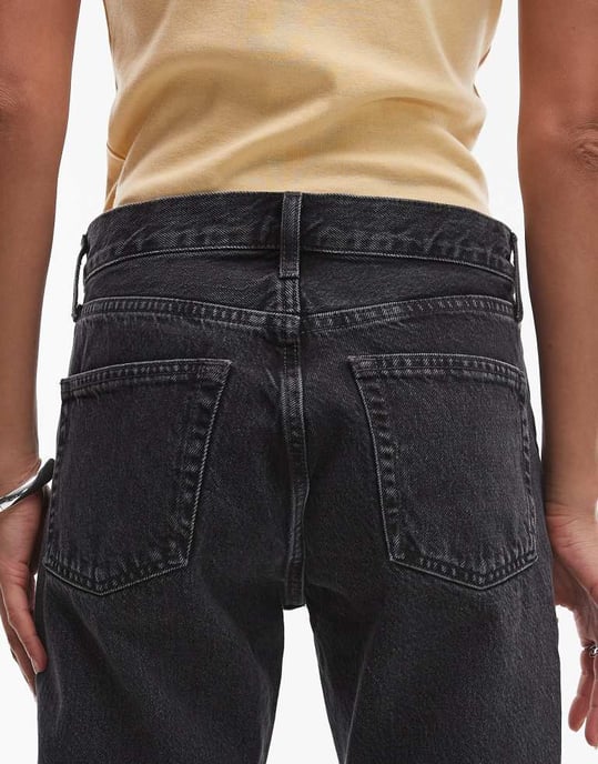 ARKET Snö raka ben jeans i ask svart tvätt - Image 4