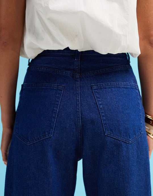ARKET Amber fatta jeans i ren djupblå tvätt - Image 4