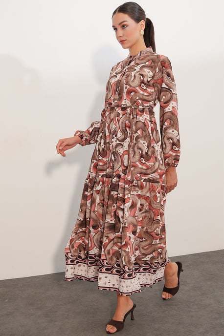Buttoned Crew Neck Maxi Dress with Waistband - Image 4