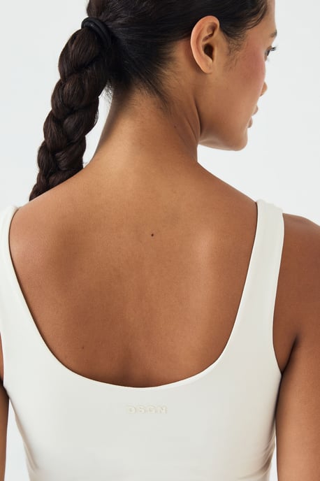 DSGN Studio Soft Luxe Square Neck Longline Sports Bra - Image 4