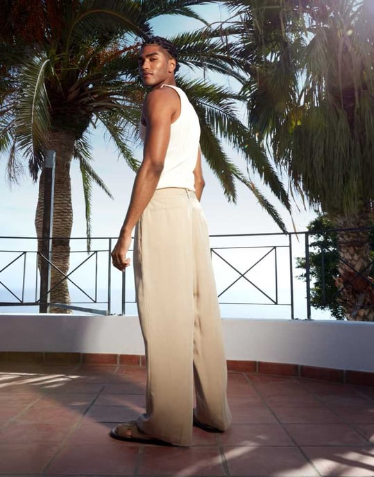 ASOS DESIGN smart vida byxor i mjukt material med djup veck i stenfarbe - Image 2