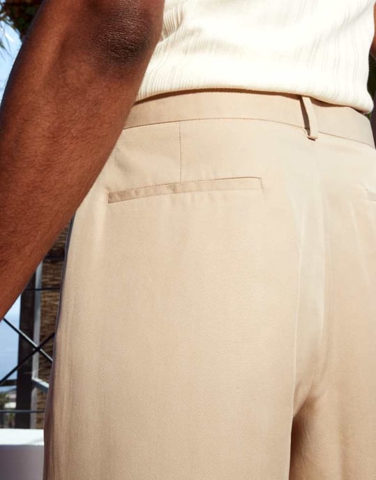 ASOS DESIGN smart vida byxor i mjukt material med djup veck i stenfarbe - Image 3